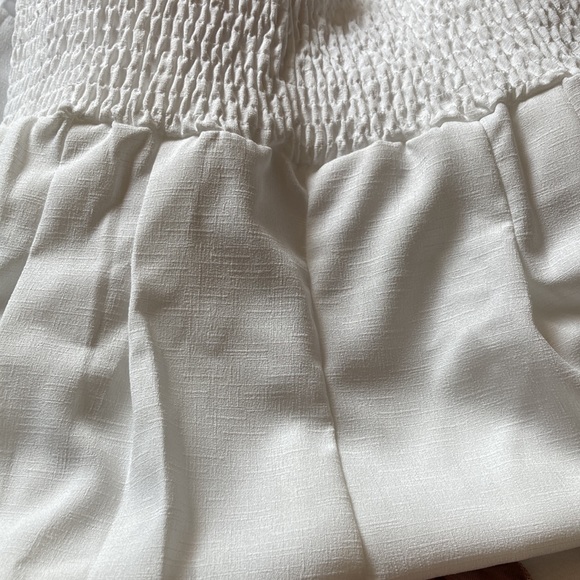 NWOT White harem pants with wide elastic top. - Picture 5 of 5
